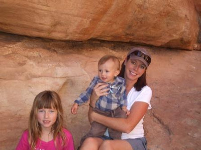 Colorado Mountain Mom and Kids Hiking Red Rocks