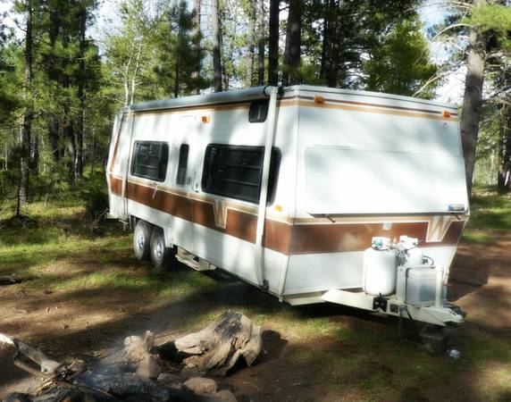 Camper RV trailer, the only year Winnebago made bumper pull campers.