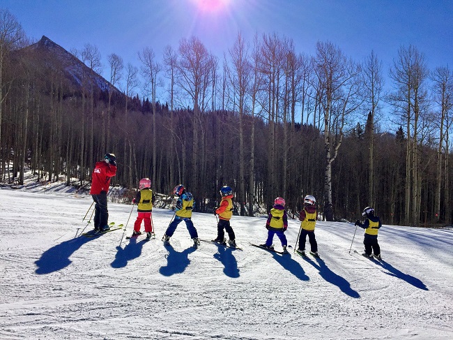 Crested Butte Skiing Review ski school class on mountain
